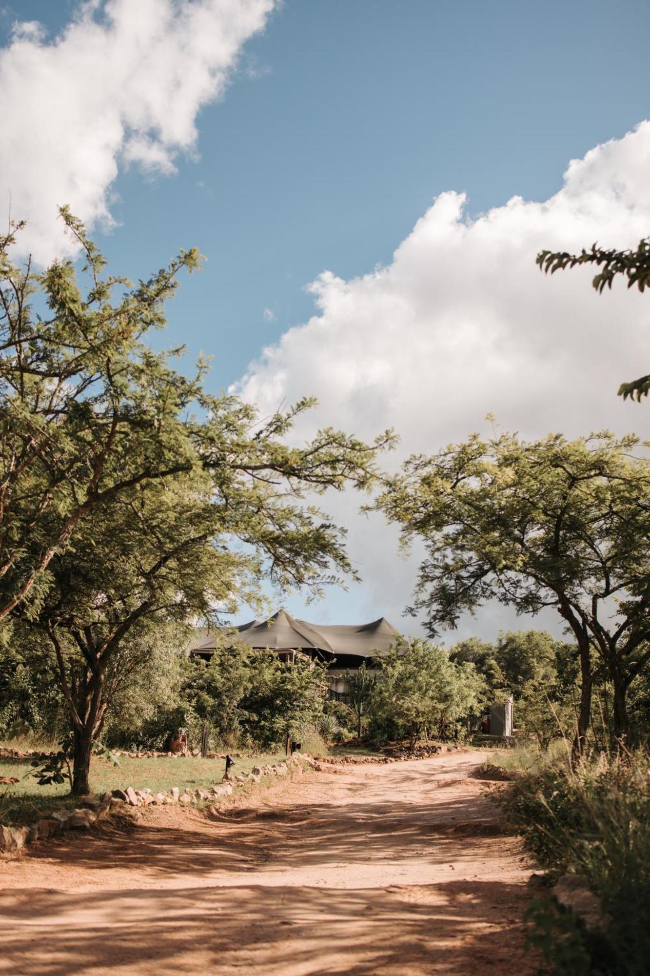 Ndhula Luxury Tented Lodge White River Bagian luar foto