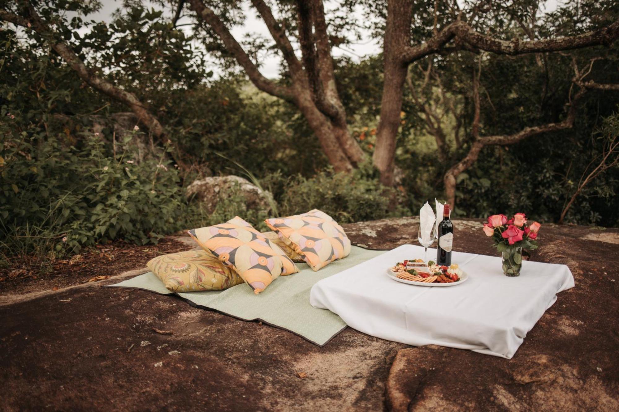 Ndhula Luxury Tented Lodge White River Bagian luar foto