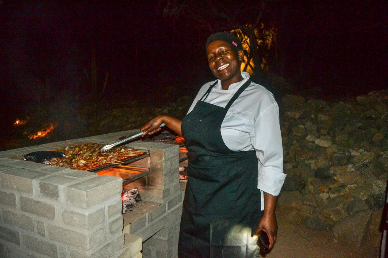 Ndhula Luxury Tented Lodge White River Bagian luar foto